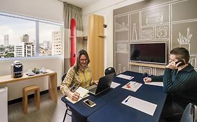 Ibis Taubate